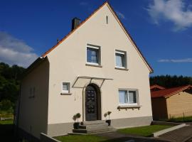 Trailrock Lodge, villa in Dahn