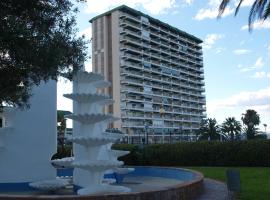 Apt. New Holiday Valencia Beach, hotel in Puig