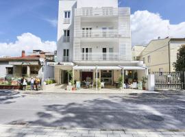 Hotel La Pineta, hotell i Follonica