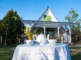 Green Chalet, guest house in Veresegyház