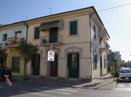 Villino Silvia、ヴィアレッジョのホテル