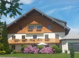 Pension Kreuzinger, 5310 Tiefgraben, khách sạn ở Mondsee