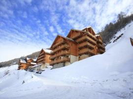 Résidence Odalys Le Hameau et les Chalets de la Vallée d'Or, מלון בואלואר