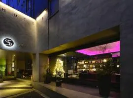 Roppongi Hotel S