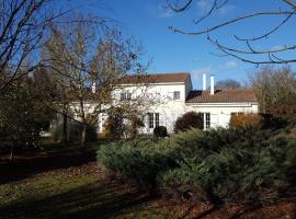 L'Abri d'Emilie, holiday home in Saint-Xandre