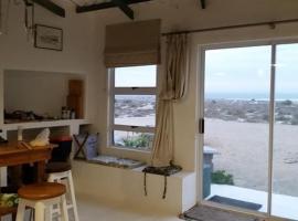 Beach Cottage Kleinzee, hotel near Port Nolloth Museum, Kleinsee