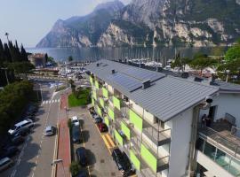 Residence Centro Vela, huoneisto kohteessa Riva del Garda