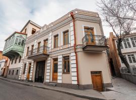 8 Rooms Apartotel On Meidan, hotell i Tbilisi City