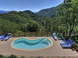 Agriturismo Le Scope, farm stay in Molazzana