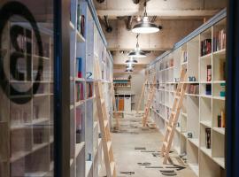 bnbplus Niigata Book Inn, hotel v destinaci Niigata
