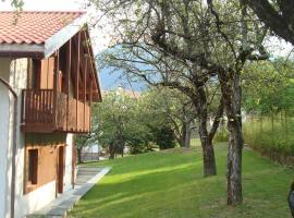 Zoncolan Apartments, hotel with parking in Sùtrio