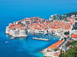 Apartments & Rooms Perla, hotel near Onofrio's Fountain, Dubrovnik