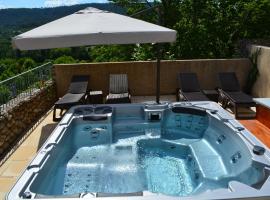 Hôtel Le Colombier, hotel v destinaci Moustiers-Sainte-Marie
