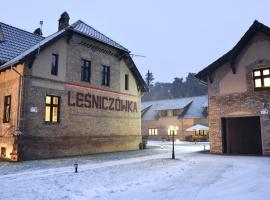 Pensjonat Leśniczówka, מלון בסלוביצה