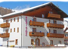 Garni Gimea, hotel en San Rocco, Livigno