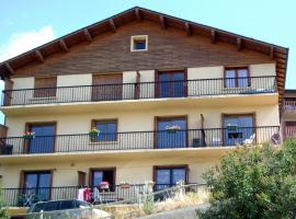 Chalet Les Lupins T2, hotel in Font-Romeu