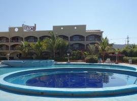 Hotel Bahía Dorada, hotel v destinaci La Paz