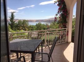 Apartment Anic, hotel u gradu Karlobag