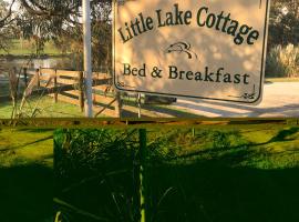 Little Lake Cottage, ubytovanie typu bed and breakfast v destinácii Nyora