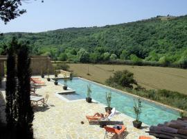 Casale Monticchio, hotel with parking in Marsciano