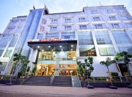 Hotel Amit Park International, готель у місті Bhilai