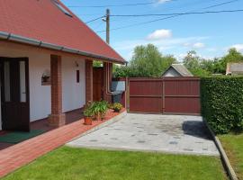 Tiszavirág Vendégház, maison en bord de lac à Tiszabábolna