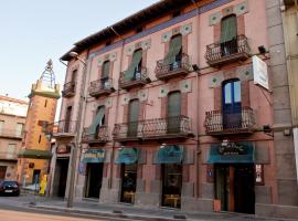 Fonda Ca La Paula: Castellfollit de la Roca'da bir otel