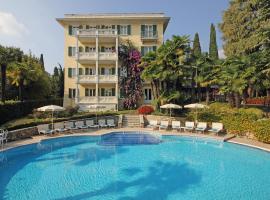 Villa Sofia Hotel, hotel with jacuzzis in Gardone Riviera