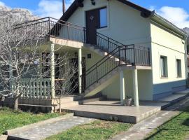 Apartman Dolac, hotel with parking in Karlobag