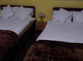 Pod Lwami, hotel v destinaci Błonie
