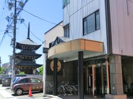 Hotel Hana, отель в Такаяме