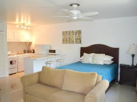 One Love Cozy Studio Seawind On The Bay, apartment in Montego Bay