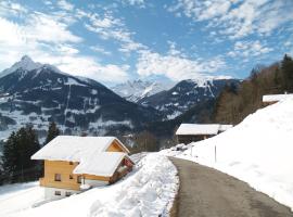 Haus grüner Wald, hotel v destinaci Bartholomäberg