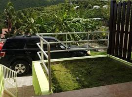 Over The Hill Residence, glamping site in Saint Martin