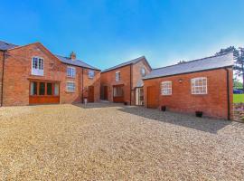 Westfield Country Barns, holiday home in Braunston