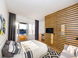 Apartments Withlove Zadar, отель с джакузи в Задаре