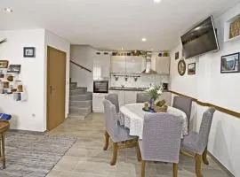 Holiday Home Listeši 1