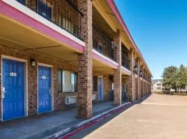 Motel 6-Arlington, TX - UTA