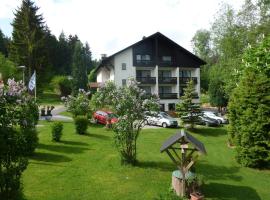 Landhaus am Forst - Apartments, hotel with parking in Bad Alexandersbad