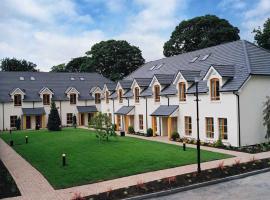 Heyward Mews Holiday Homes, hotel i Swords