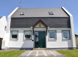 Ardamine Holiday Homes, cottage in Courtown