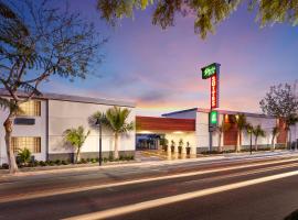 Studio Inn & Suites at Promenade Downey, hotel in Downey