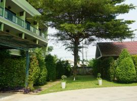 Garden Corner Resort & Hotel, hotell i Phitsanulok