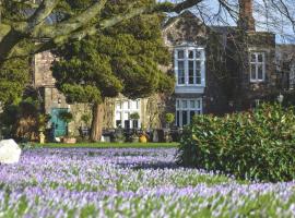 The Priory Hotel, hotel in Newport