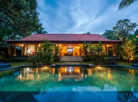 Luxury 3BR Infinity Jungle View Aashaya Villa Ubud