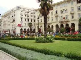 Aristotelous Square Luxury Apartment