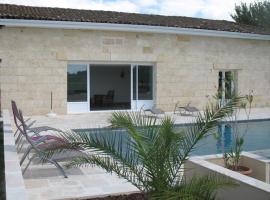 Les Gites Du Chardon, cottage in Teuillac