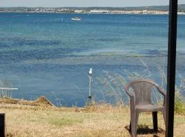 maison atypique les pieds dans l'eau