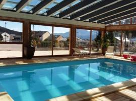 CHEZ LYLi & COMPAGNIE, PISCINE, JACCUZZI, SALLE DE SPORT, hotel with pools in Bolquere Pyrenees 2000