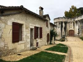 Au Pied du Chateau, feriehus i Bourdeilles